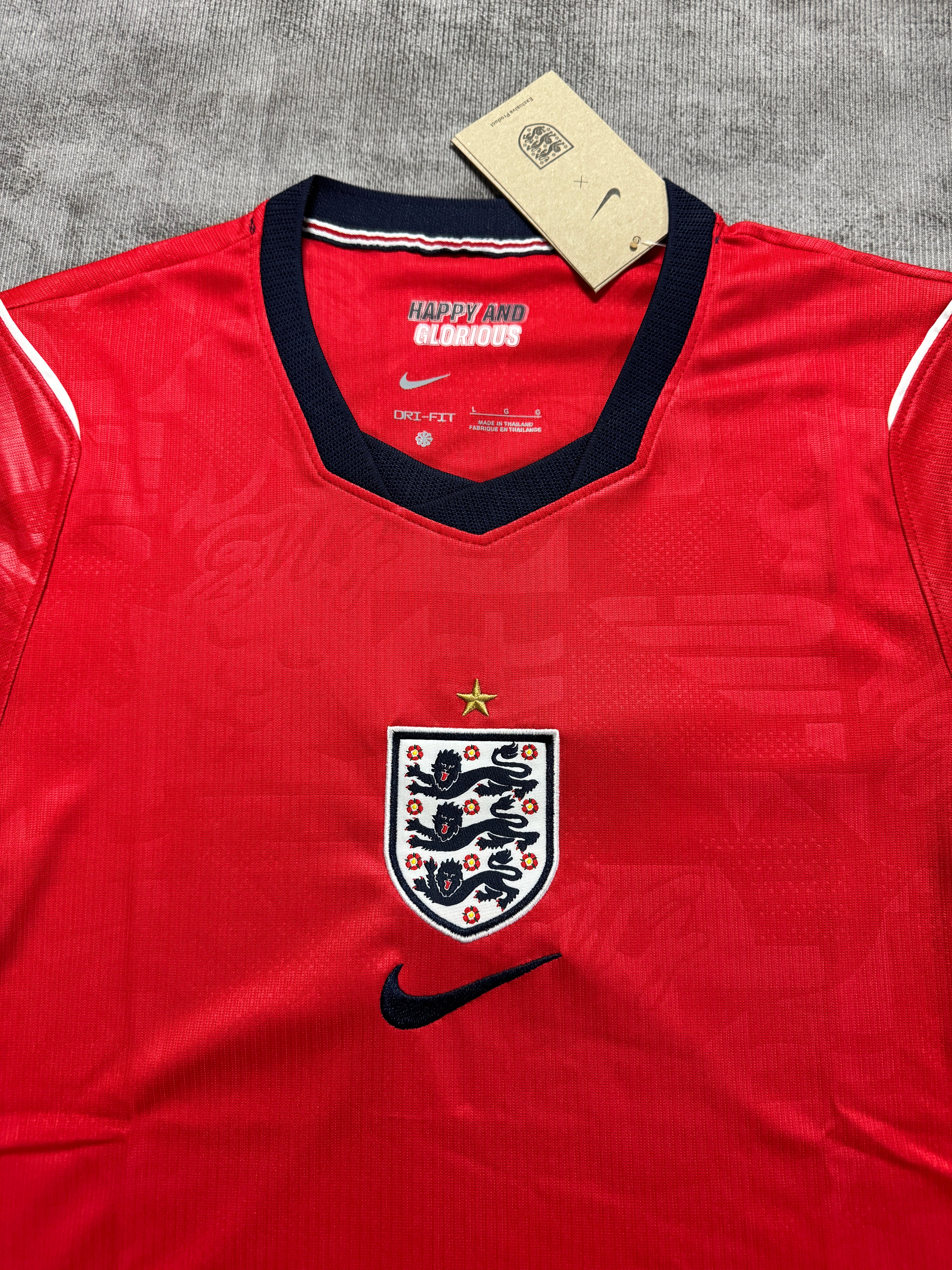 Maglia Donna Inghilterra Away 2026 – Slim Fit "Crimson Red"